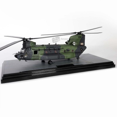 CHINOOK CH-147F RCAF HELICOPTER - 1/72 SCALE - FORCES OF VALOR 821005C-1